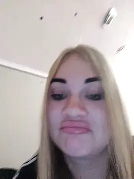 Amy Kissy online show from 18, 9, 2025