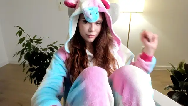 Snapshot of Pokemeboy chatting on 13, 11, 2025 Pokemeboy online show from 13, 11, 2025