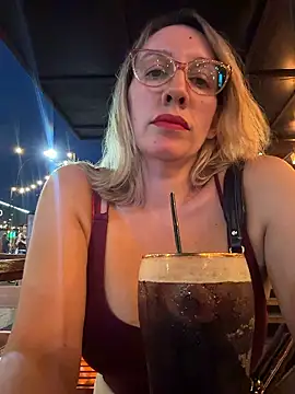 Gatitacarlita online show from 7, 1, 2026