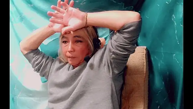 Snapshot of DLPnaoki8 chatting on 18, 11, 2025 DLPnaoki8 online show from 18, 11, 2025