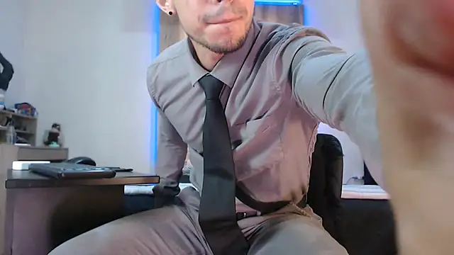 Andrew 4  online show from 8, 3, 2025