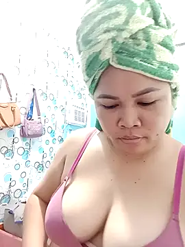 XXLorie 02 online show from 2, 10, 2025