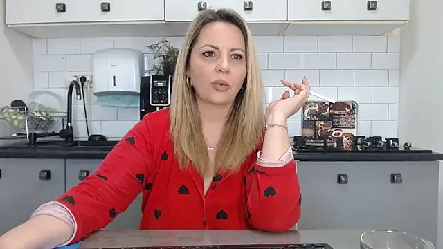 erikaerika online show from 28, 1, 2025