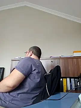 Andrew1900529 online show from 10, 3, 2025