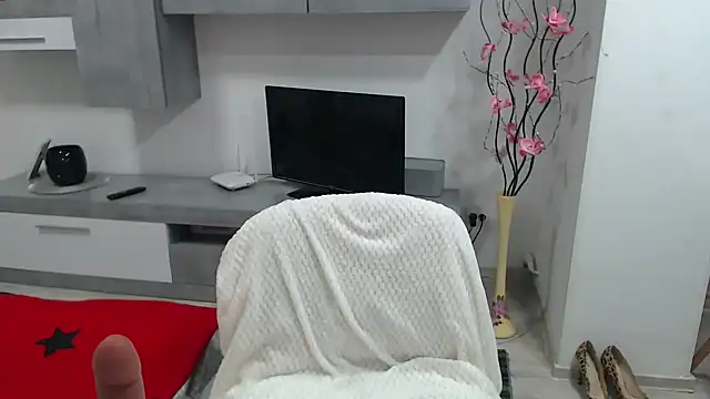 JullieMilf online show from 3, 1, 2025