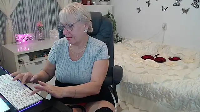 Ghertrude52 online show from 8, 10, 2025