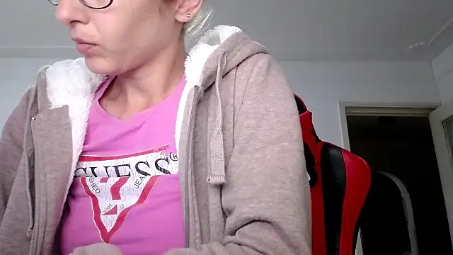 SexxyLety online show from 17, 9, 2025