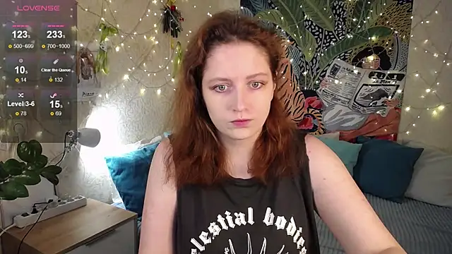 Dexy Red online show from 8, 10, 2025