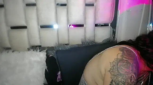 chelaqueen  online show from 1, 3, 2025