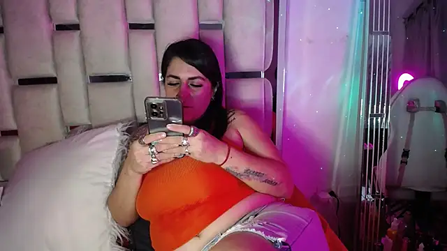 chelaqueen  online show from 21, 3, 2025