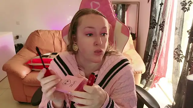 kisicaxx online show from 11, 2, 2025