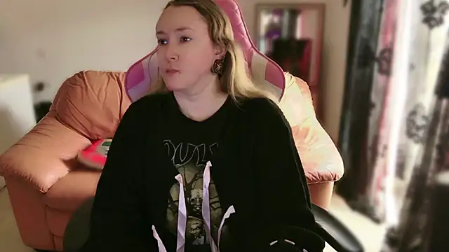 kisicaxx online show from 15, 2, 2025