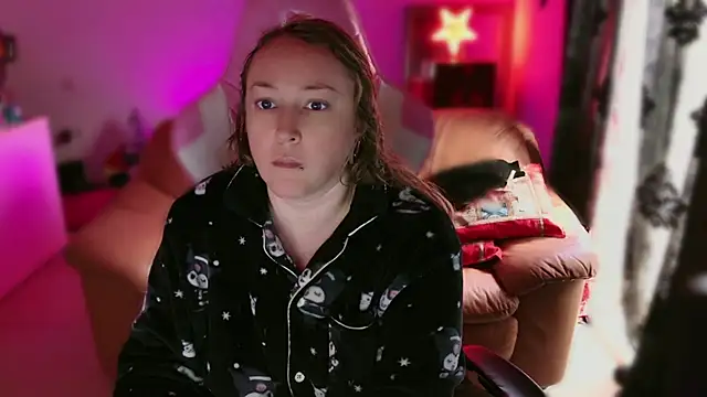 kisicaxx online show from 9, 3, 2025