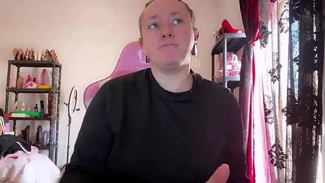 kisicaxx online show from 6, 2, 2026