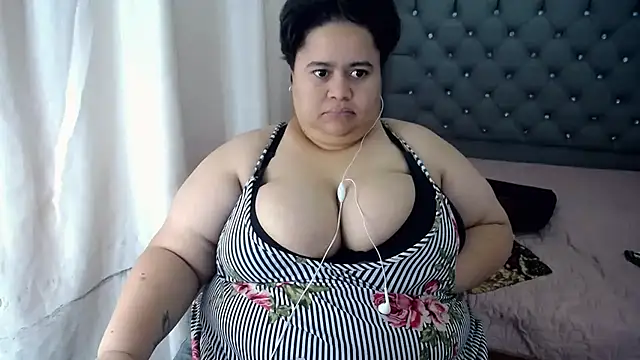 Snapshot of hotlesby4uxxx chatting on 13, 12, 2024 hotlesby4uxxx online show from 13, 12, 2024