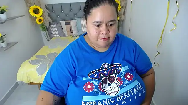 Snapshot of hotlesby4uxxx chatting on 4, 10, 2025 hotlesby4uxxx online show from 4, 10, 2025