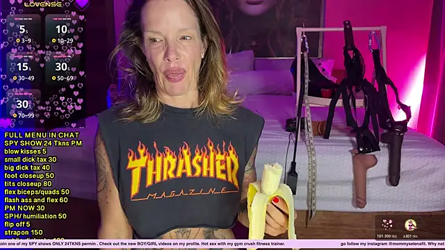 mommyselenafit  online show from 9, 11, 2025