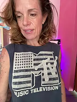 mommyselenafit  online show from 16, 4, 2026