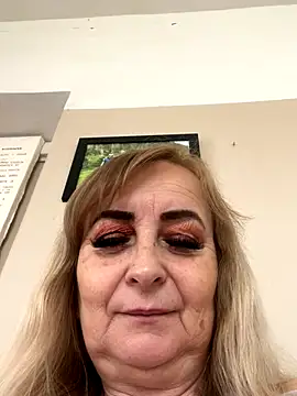 Irina2909xh online show from 9, 10, 2025