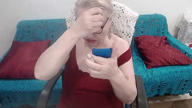 Snapshot of xHoneyLadyx chatting on 3, 7, 2026 xHoneyLadyx online show from 3, 7, 2026