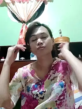 QueenSoreal online show from 16, 10, 2025