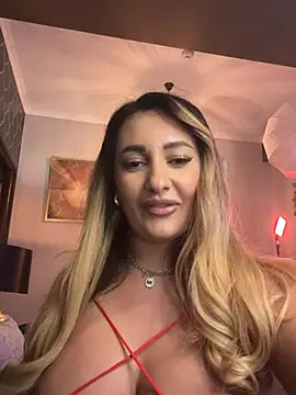 Snapshot of YaaraCollins chatting on 7, 12, 2024 YaaraCollins online show from 7, 12, 2024