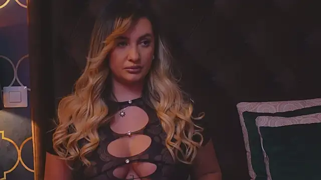 Snapshot of YaaraCollins chatting on 11, 12, 2024 YaaraCollins online show from 11, 12, 2024