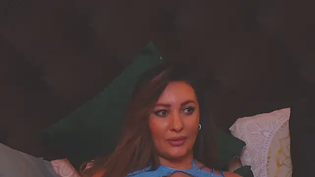 Snapshot of YaaraCollins chatting on 27, 1, 2025 YaaraCollins online show from 27, 1, 2025