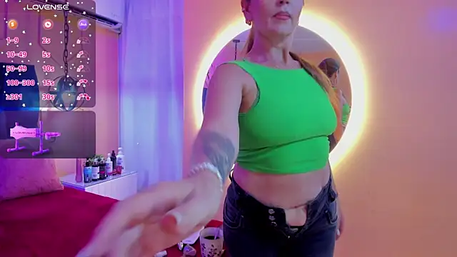 chantall1375 online show from 12, 1, 2025