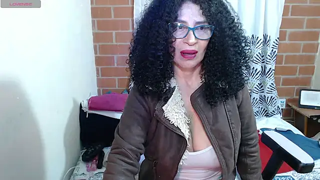 Snapshot of sophialxxx chatting on 15, 2, 2025 sophialxxx online show from 15, 2, 2025