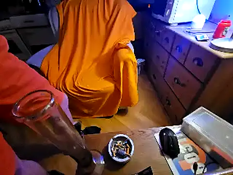 Snapshot of hardcap chatting on 18, 9, 2025 hardcap online show from 18, 9, 2025