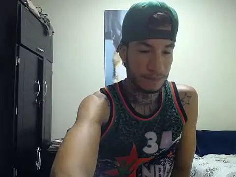 Snapshot of roberth_pathizon chatting on 10, 8, 2026 roberth pathizon online show from 10, 8, 2026