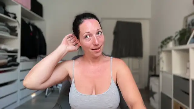Snapshot of Viola_Beck chatting on 21, 6, 2026 Viola Beck online show from 21, 6, 2026