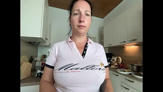 Snapshot of Viola_Beck chatting on 26, 6, 2026 Viola Beck online show from 26, 6, 2026