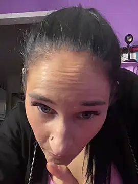 lolabunny9 online show from 12, 1, 2025