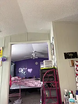 lolabunny9 online show from 5, 2, 2025