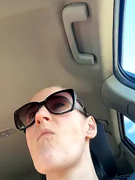 lolabunny9 online show from 23, 11, 2025