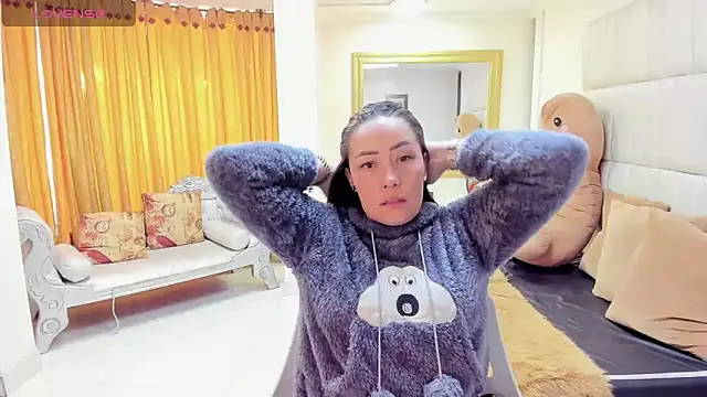 gaby trent online show from 28, 2, 2025