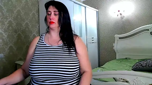 Evelyn Shy online show from 12, 3, 2025