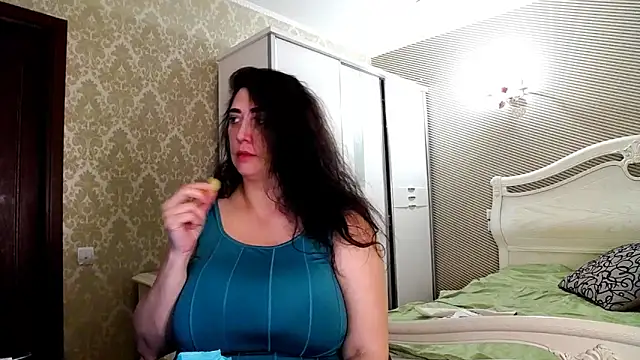 Evelyn Shy online show from 31, 3, 2026