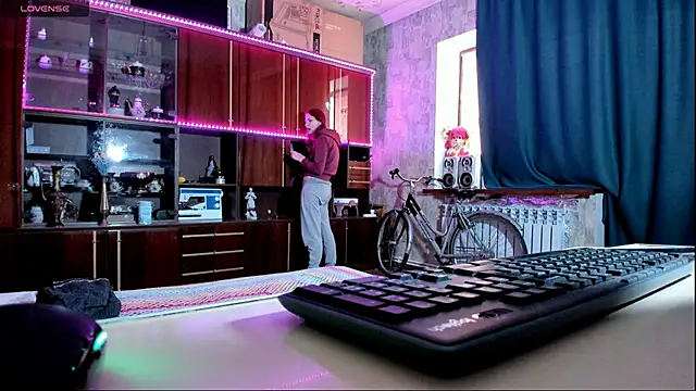 pa1e pr1ncess online show from 14, 2, 2025