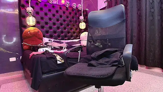 AlexHoe  online show from 21, 2, 2025