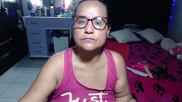pervert mommy  online show from 14, 7, 2026