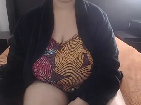 XHotJuicyBootyXX online show from 3, 7, 2026