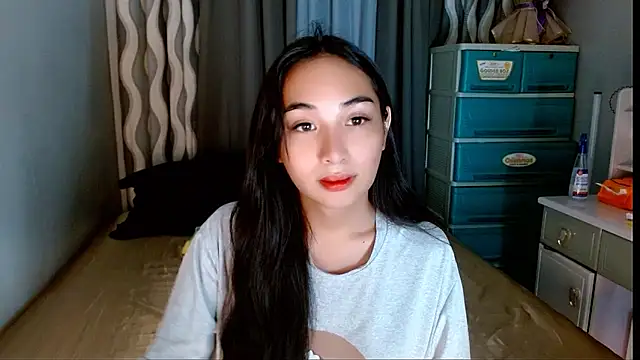 SweetLilly 18 online show from 25, 5, 2026