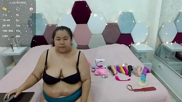 Snapshot of angel_blue chatting on 23, 2, 2025 angel blue online show from 23, 2, 2025