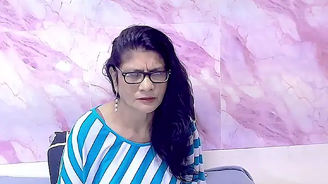 Snapshot of IndianAllure chatting on 17, 10, 2025 IndianAllure online show from 17, 10, 2025