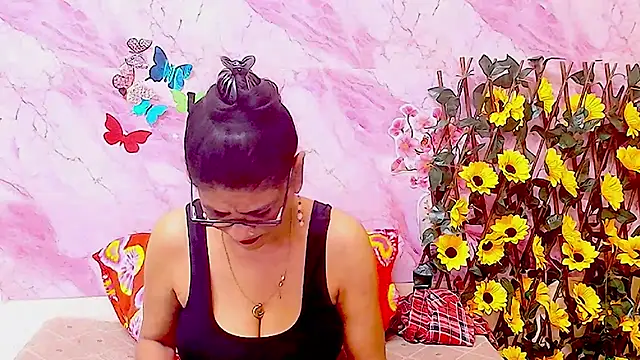 IndianAllure online show from 4, 12, 2025