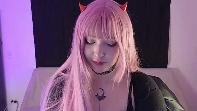 KuroChan420 online show from 17, 12, 2024