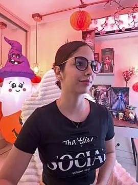 Snapshot of Zoe_Bae chatting on 15, 10, 2025 Zoe Bae online show from 15, 10, 2025